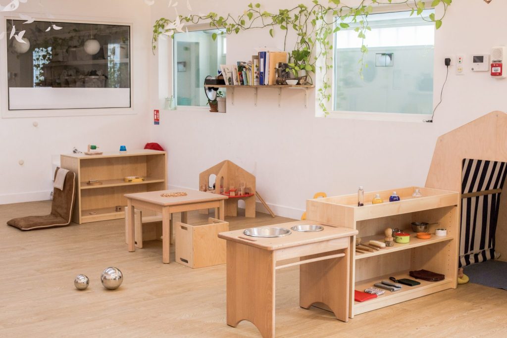 Pourquoi Choisir une École Montessori pour son Enfant : L'Approche Pédagogique Innovante de Bloom School