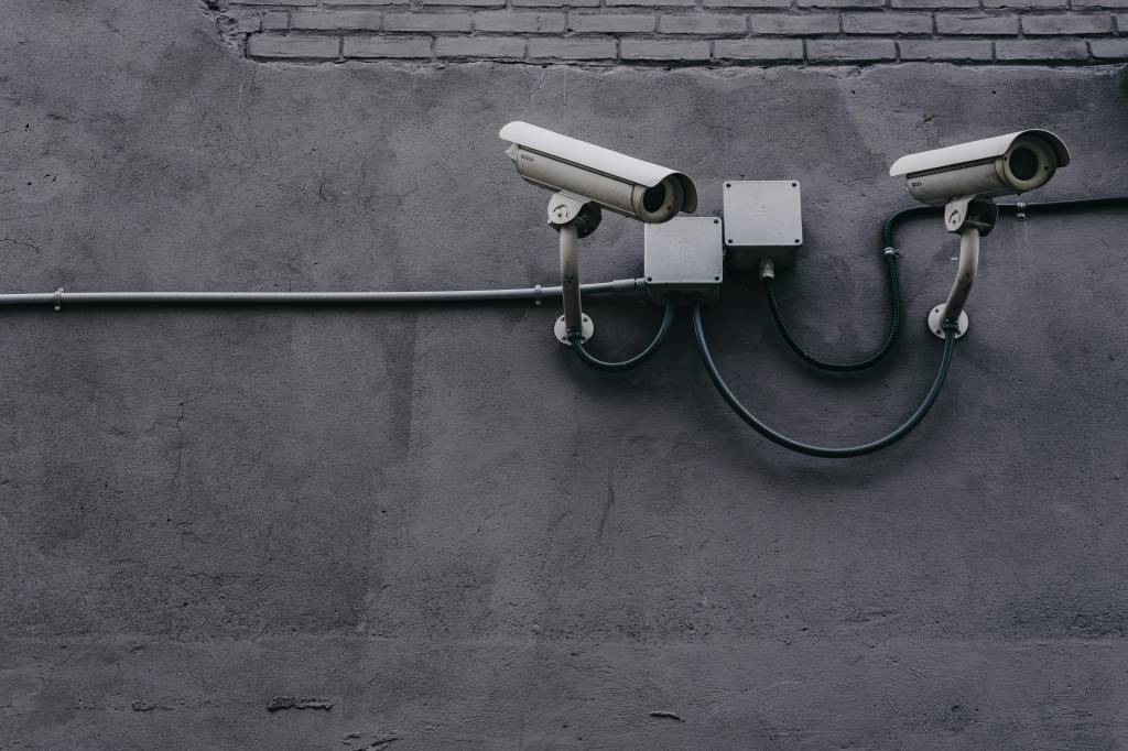 L'Impact des Systèmes de Surveillance Provisoire sur la Sécurité des Travailleurs