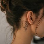 Tattoo derrière oreille : idées originales et conseils pour un choix réussi